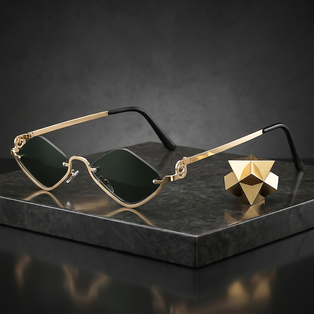 ROSHFORT gold G15 green sunglasses in a lifestyle setting