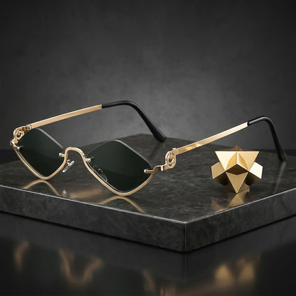 ROSHFORT gold G15 green sunglasses in a lifestyle setting