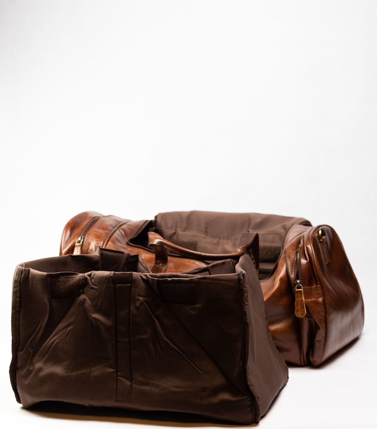 Interior of the ROSHFORT Amsterdam duffle showing the lining and internal compartment