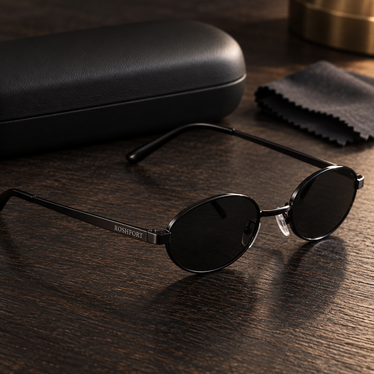ROSHFORT Noir Oval sunglasses with hard case and cleaning cloth